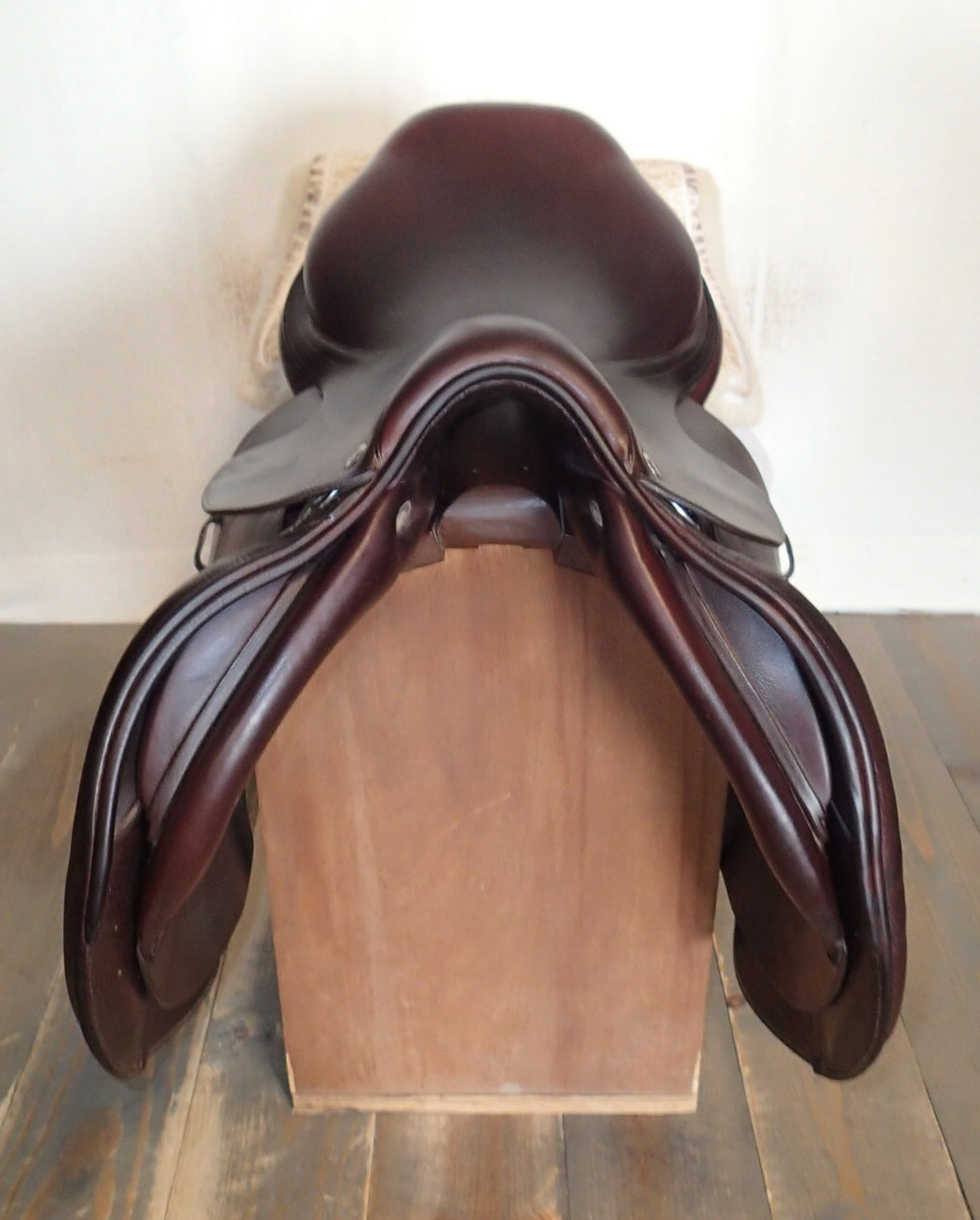 17.5" CWD Saddle - 2019 - 3L Flaps - SE01 - 4.25" dot to dot - Pro Panels