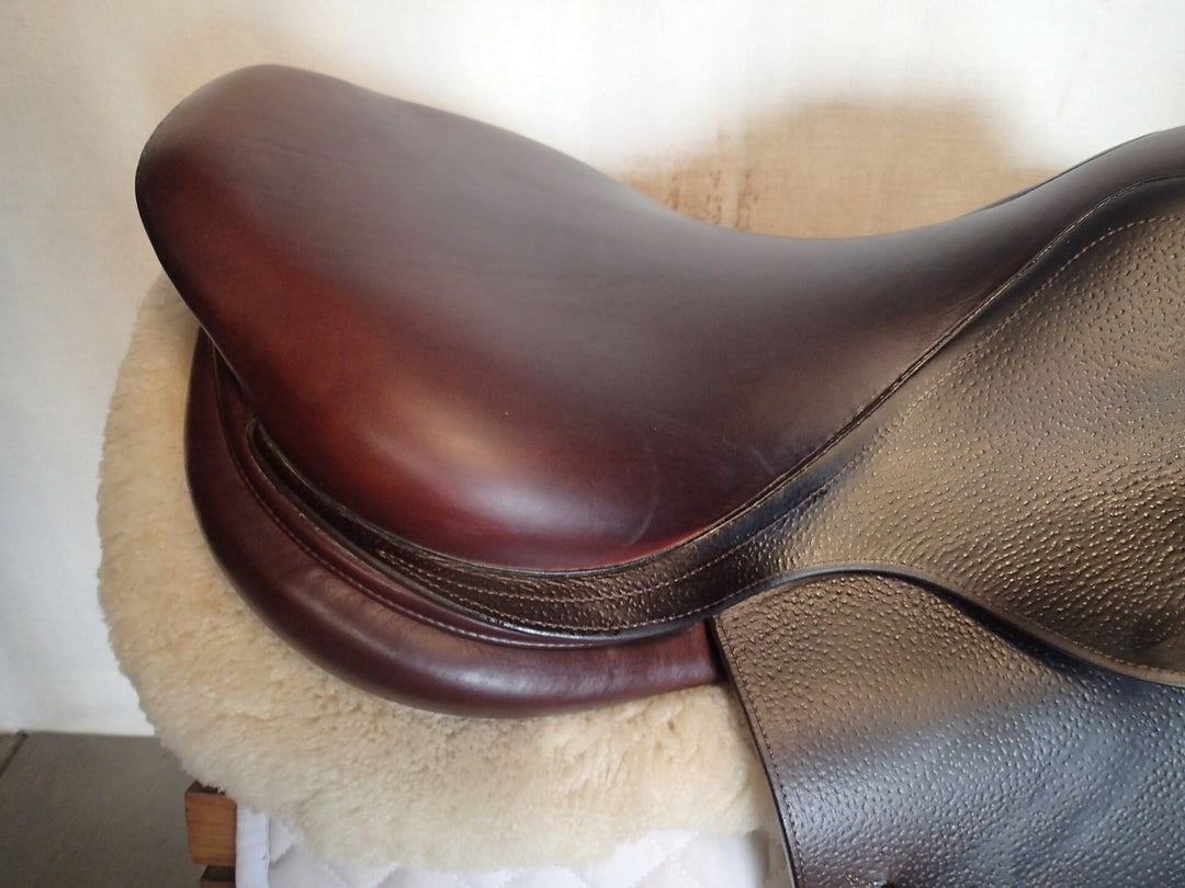 17.5" CWD Saddle - 2019 - 3L Flaps - SE01 - 4.25" dot to dot - Pro Panels