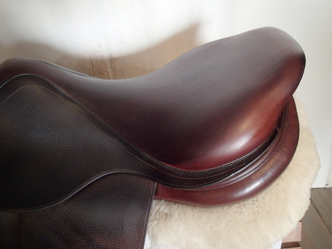 17.5" CWD Saddle - 2019 - 3L Flaps - SE01 - 4.25" dot to dot - Pro Panels