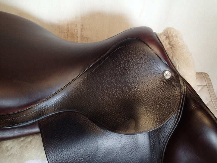 17.5" CWD Saddle - 2019 - 3L Flaps - SE01 - 4.25" dot to dot - Pro Panels