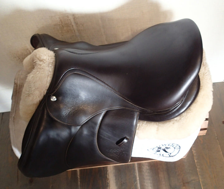17" Voltaire Stuttgart Saddle - Full Buffalo - 2019 - 2AA Flaps - 5" dot to dot - FIN Panels (953)