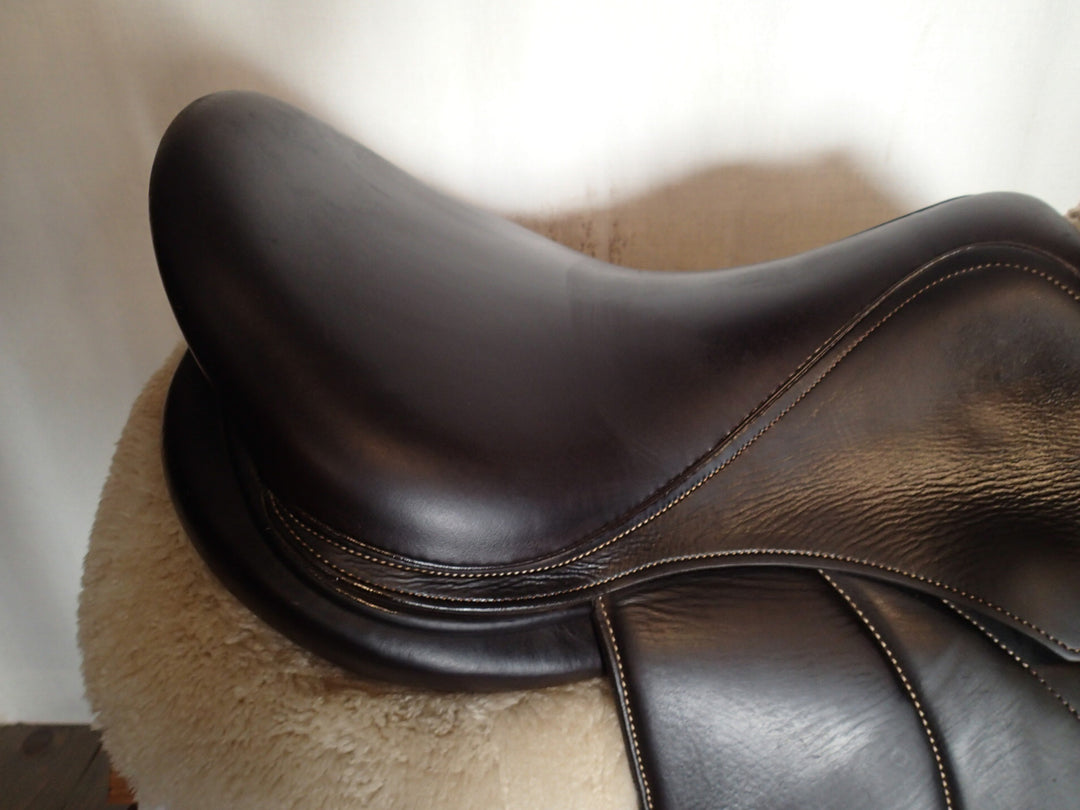 17" Voltaire Stuttgart Saddle - Full Buffalo - 2019 - 2AA Flaps - 5" dot to dot - FIN Panels (953)