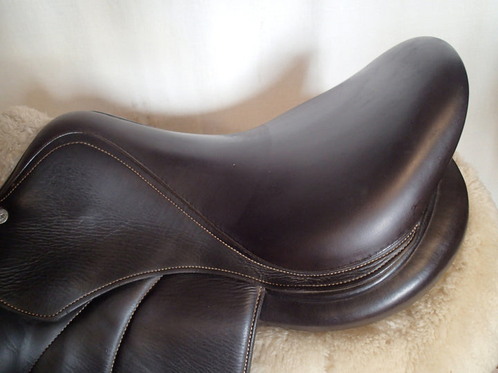 17" Voltaire Stuttgart Saddle - Full Buffalo - 2019 - 2AA Flaps - 5" dot to dot - FIN Panels (953)