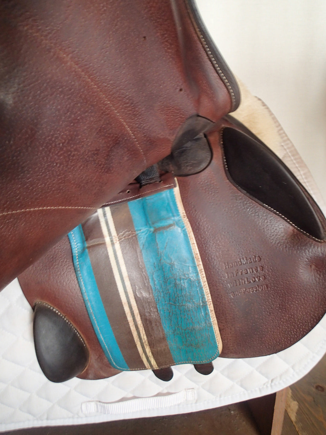 17" Voltaire Stuttgart Saddle - Full Buffalo - 2019 - 2AA Flaps - 5" dot to dot - FIN Panels (953)