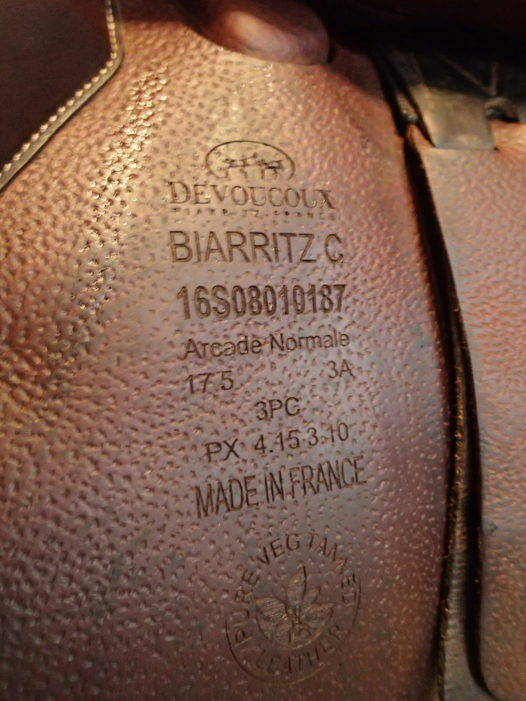 17.5" Devoucoux Biarritz C Saddle - Full Buffalo - 2016 - 3A Flaps - 4.75" dot to dot (954)