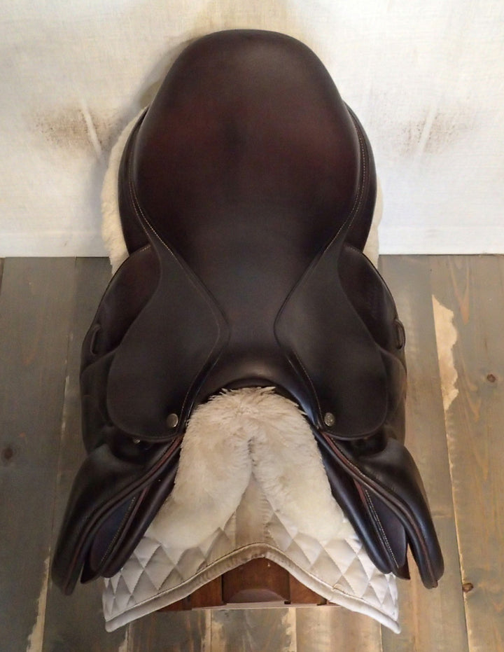 17.5" Devoucoux Biarritz C Saddle - Full Buffalo - 2016 - 3A Flaps - 4.75" dot to dot (954)