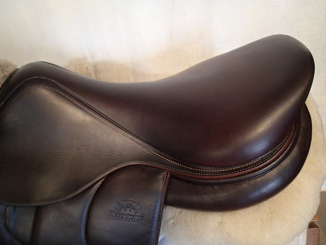 17.5" Devoucoux Biarritz C Saddle - Full Buffalo - 2016 - 3A Flaps - 4.75" dot to dot (954)