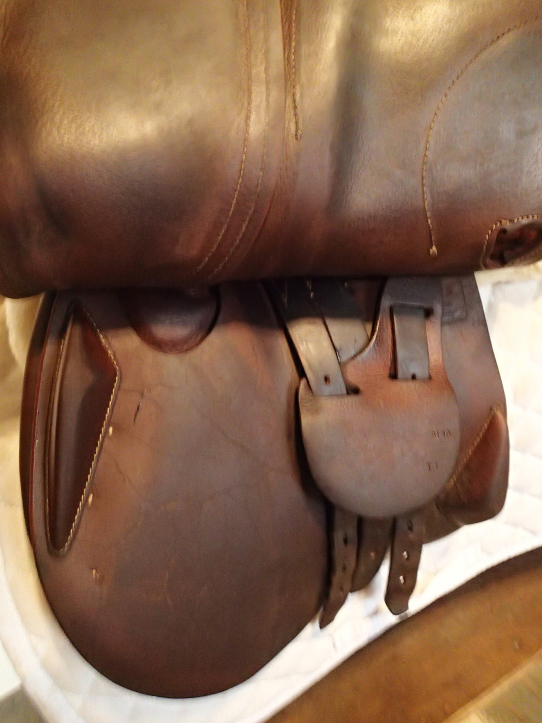 17" Antares Evolution Saddle - Full Buffalo - 2014 - 2N Flaps - 4.5" dot to dot (955)