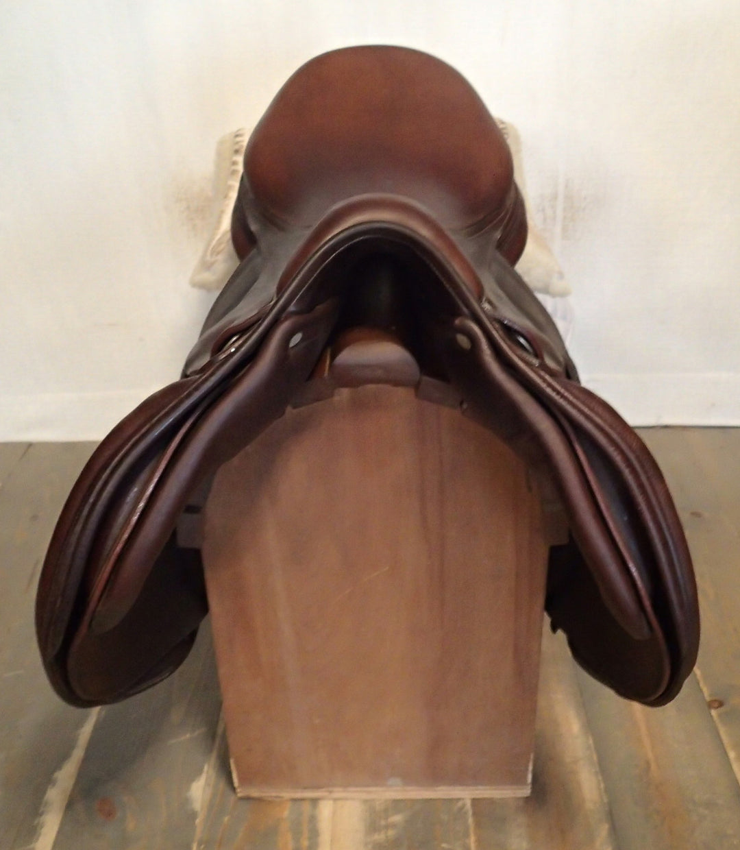 17" Antares Evolution Saddle - Full Buffalo - 2014 - 2N Flaps - 4.5" dot to dot (955)