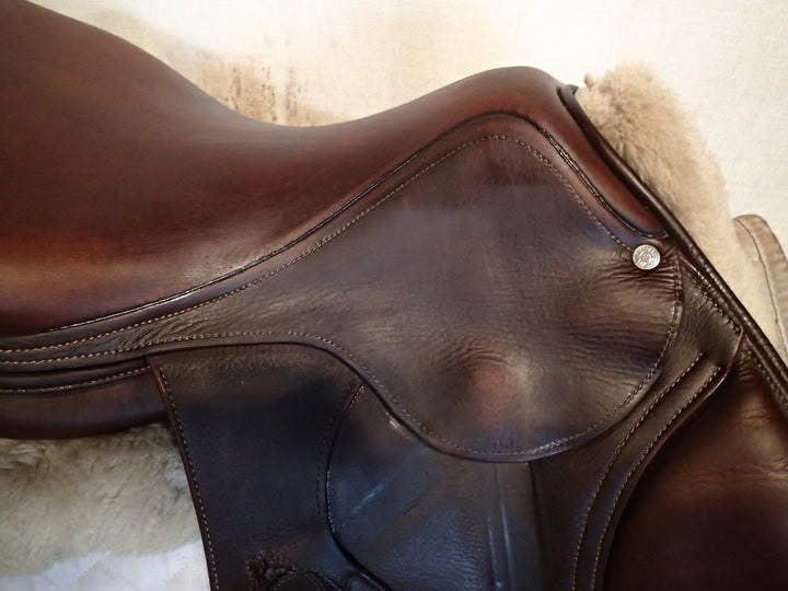 17" Antares Evolution Saddle - Full Buffalo - 2014 - 2N Flaps - 4.5" dot to dot (955)