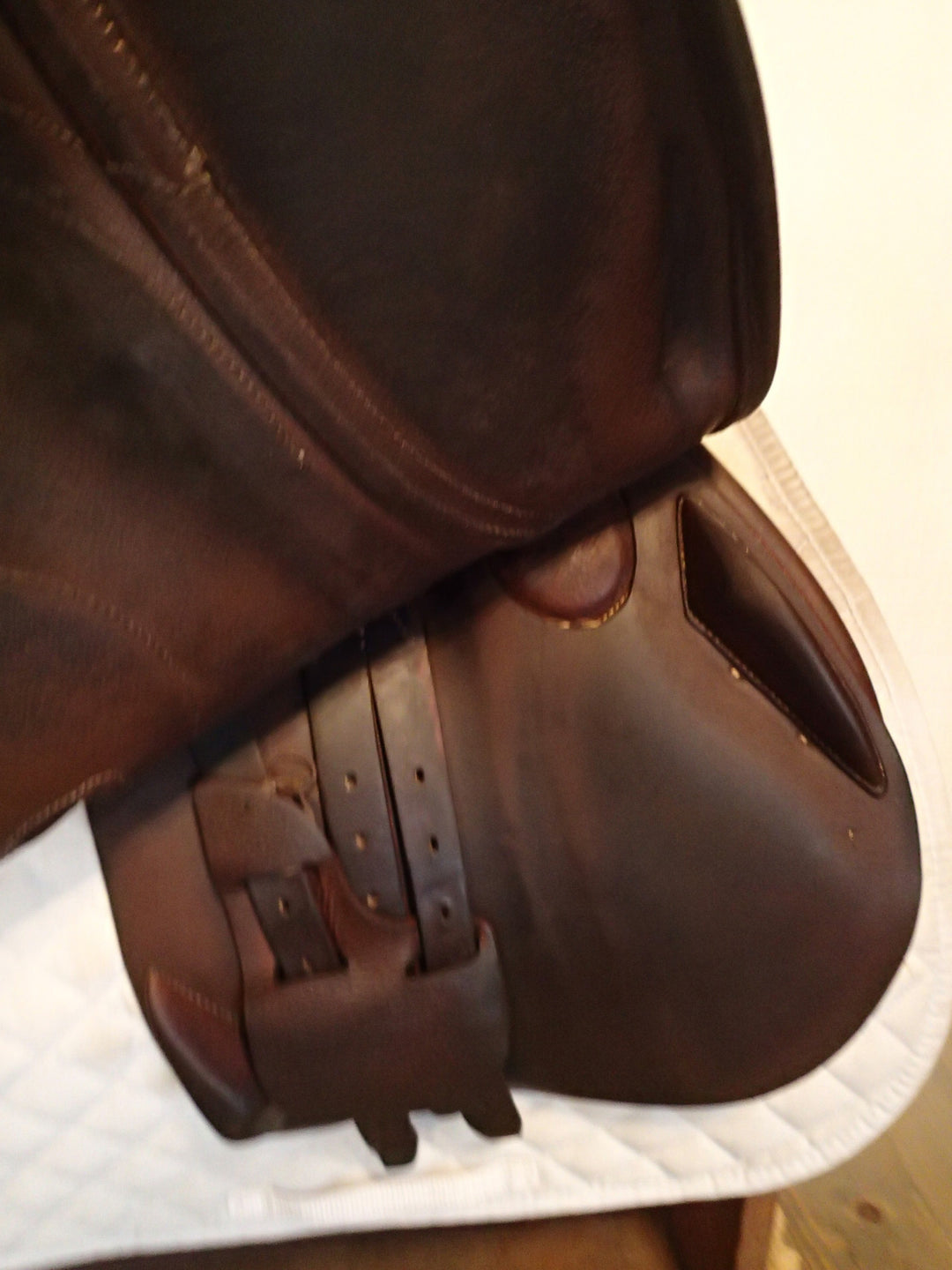 17" Antares Evolution Saddle - Full Buffalo - 2014 - 2N Flaps - 4.5" dot to dot (955)