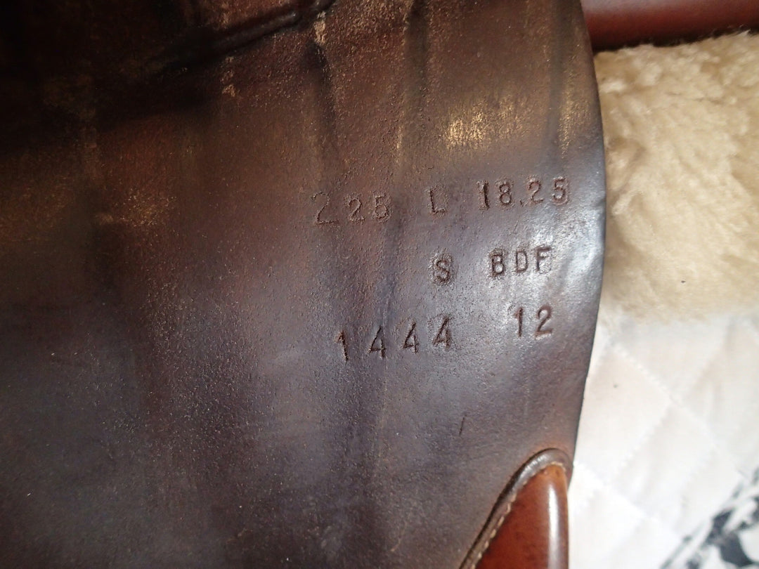 18" Butet Premium Saddle - Full Calfskin - 2012 - L Seat - 2.25 Flaps - 4.5" dot to dot (958)