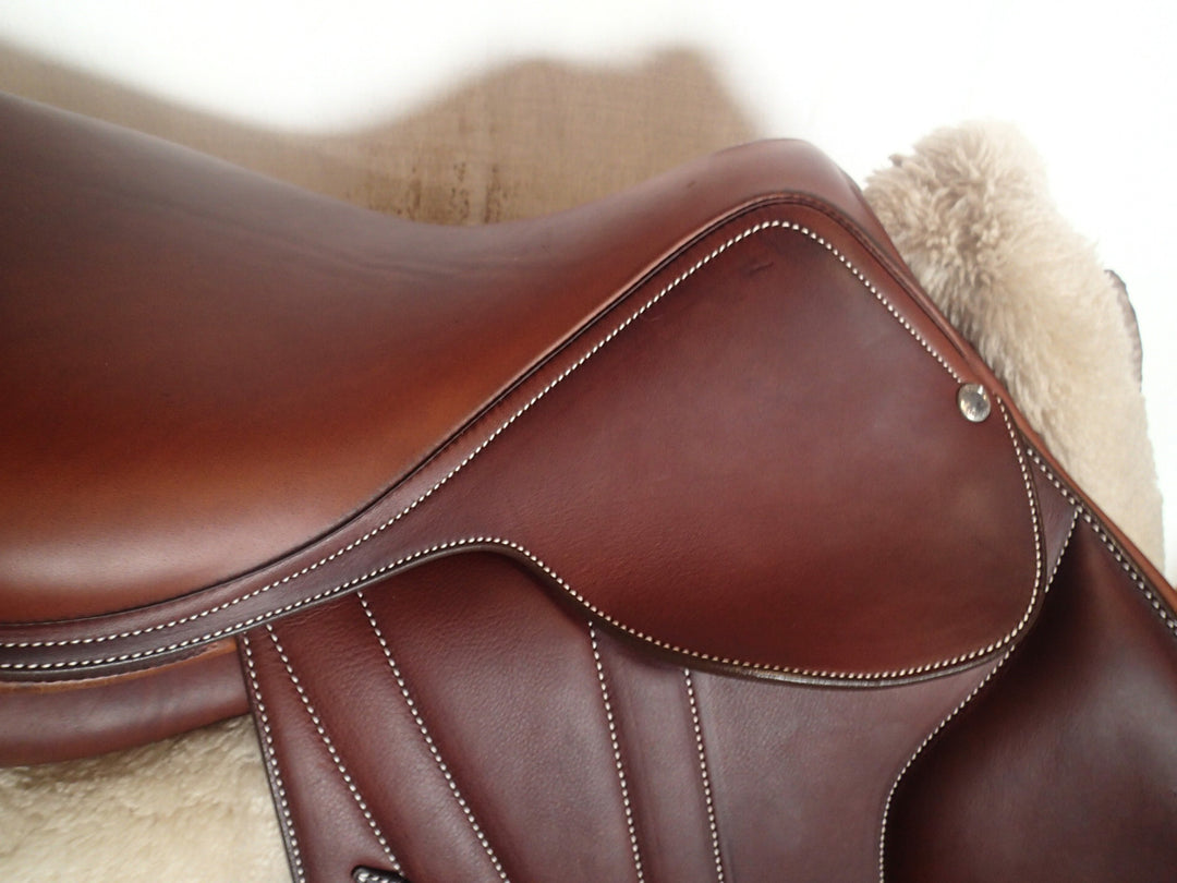 18" Butet Premium Saddle - Full Calfskin - 2012 - L Seat - 2.25 Flaps - 4.5" dot to dot (958)