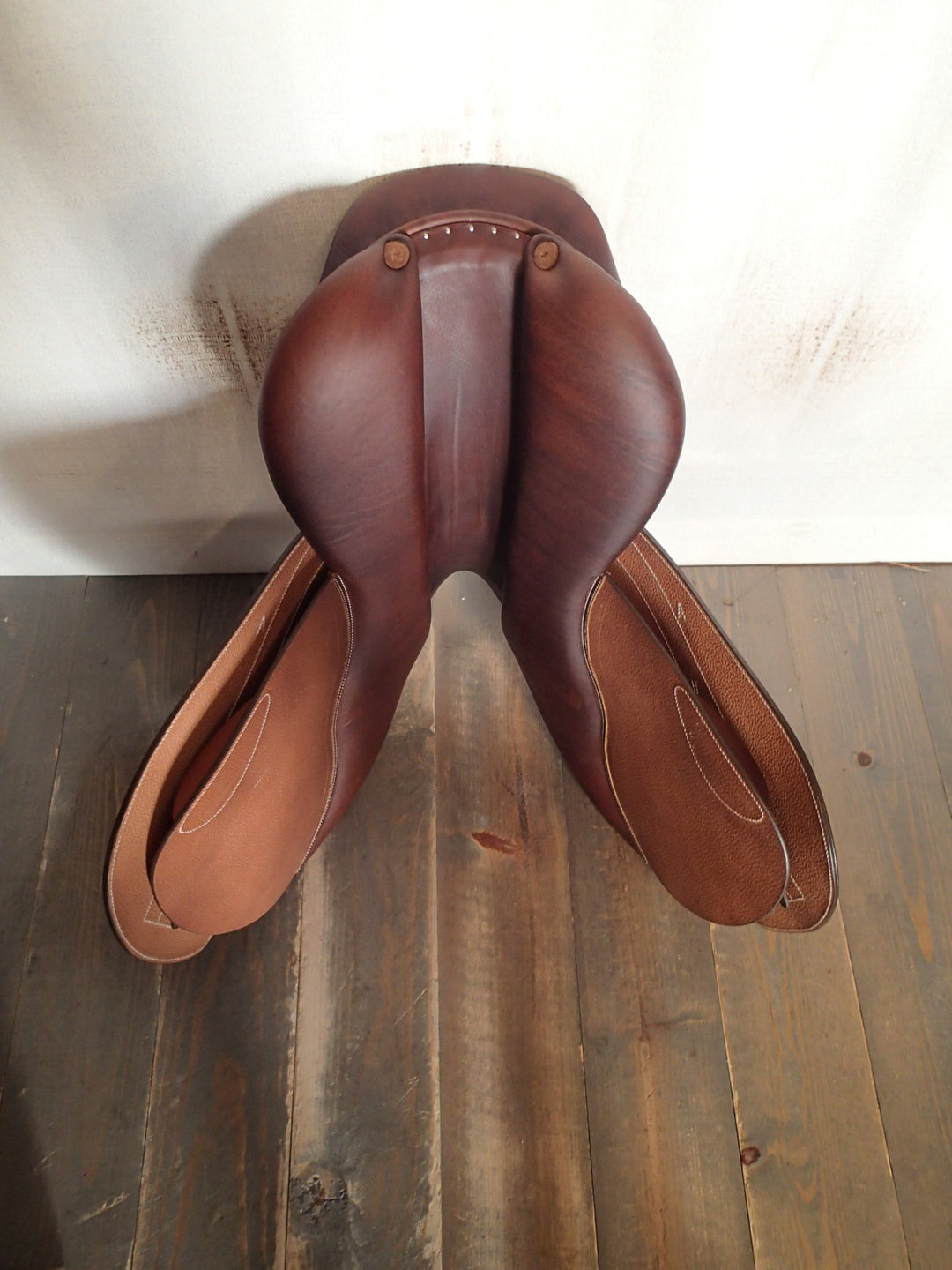 17.5" Butet Premium Saddle - Full Calfskin - 2015 - M Seat - 2.25 Flaps - 4.5" dot to dot (959)