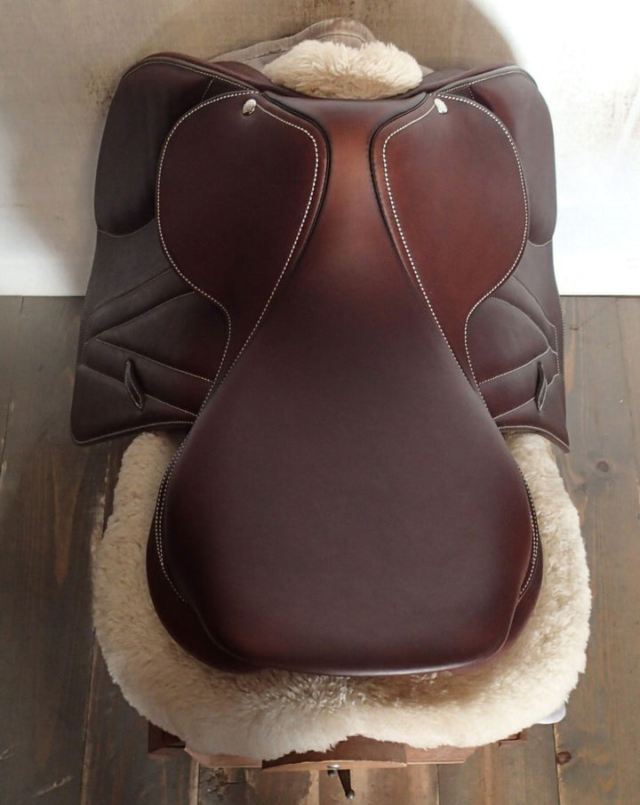 17.5" Butet Premium Saddle - Full Calfskin - 2015 - M Seat - 2.25 Flaps - 4.5" dot to dot (959)