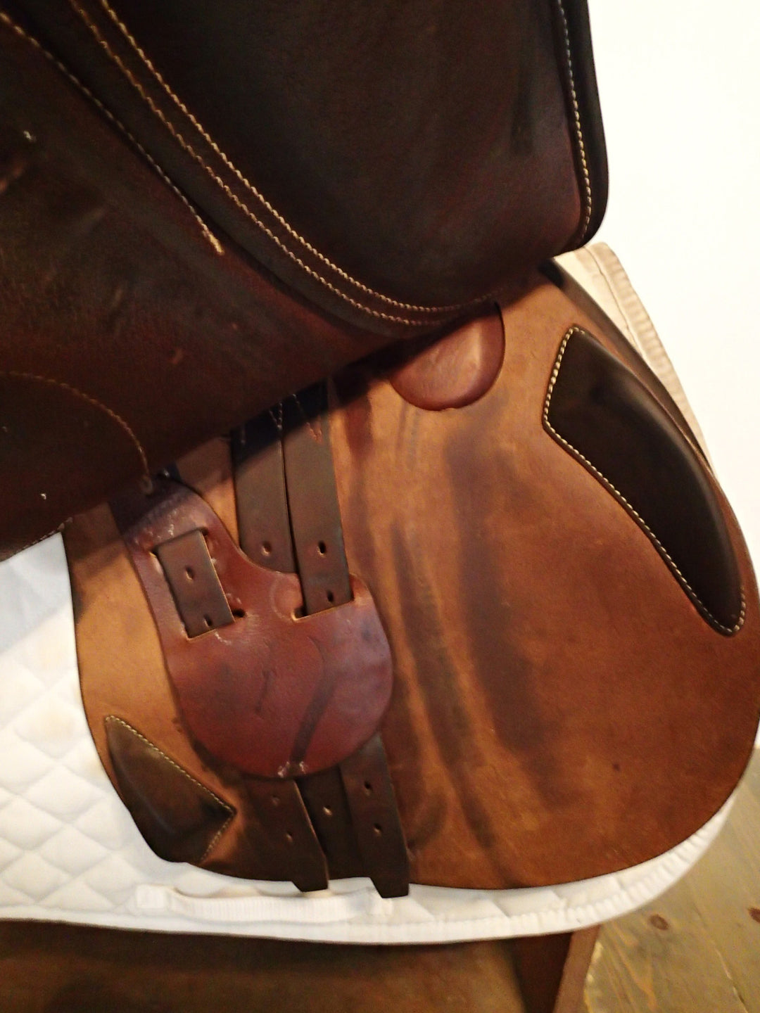 17.5" Antares Evolution Saddle - Full Buffalo - 2022 - 4AB Flaps - 4.5" dot to dot (961)