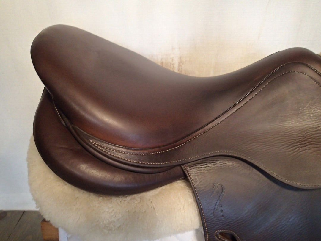 18" Antares Connexion Saddle - Full Buffalo - 2017 - 3A Flaps - 5" dot to dot (963)