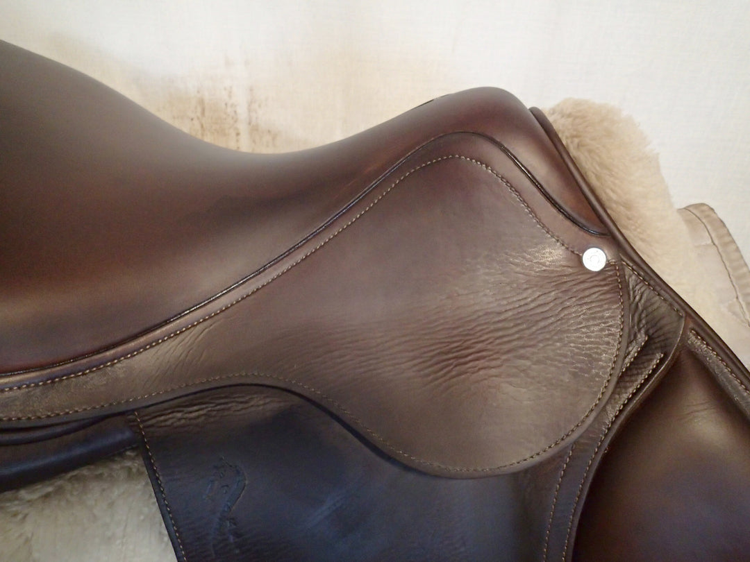 18" Antares Connexion Saddle - Full Buffalo - 2017 - 3A Flaps - 5" dot to dot (963)