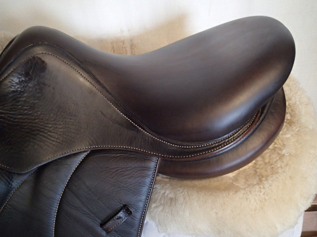 16" Voltaire Palm Beach Saddle - Full Buffalo - 2016 - 2A Flaps - 4.75" dot to dot - Pro Panels