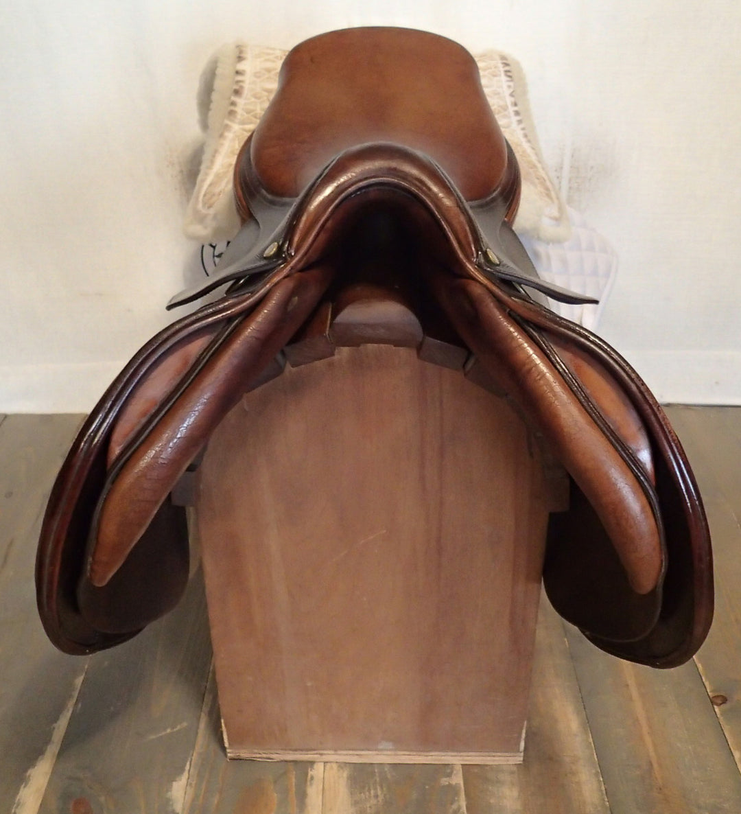 16.5" PJ Bruno Delgrange Saddle - 2001 - 4.5" dot to dot (965)