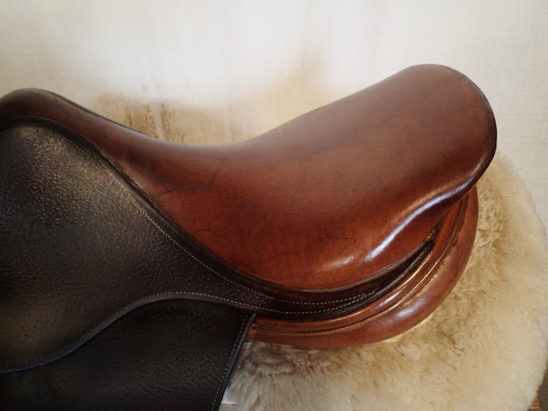 16.5" PJ Bruno Delgrange Saddle - 2001 - 4.5" dot to dot (965)