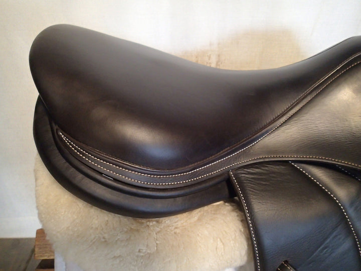 18" Voltaire Palm Beach Saddle - Full Buffalo - 2024 - 3AA Flaps - 4.75" dot to dot - Pro Panels (968)