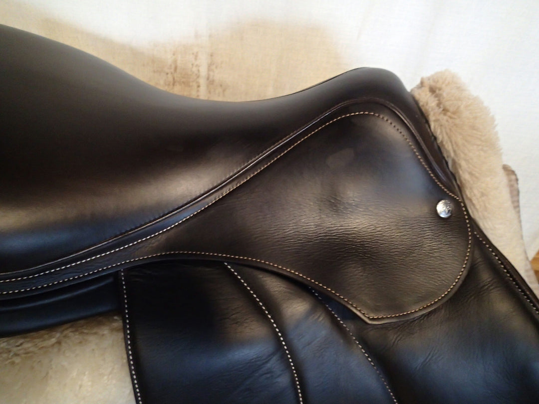 18" Voltaire Palm Beach Saddle - Full Buffalo - 2024 - 3AA Flaps - 4.75" dot to dot - Pro Panels (968)