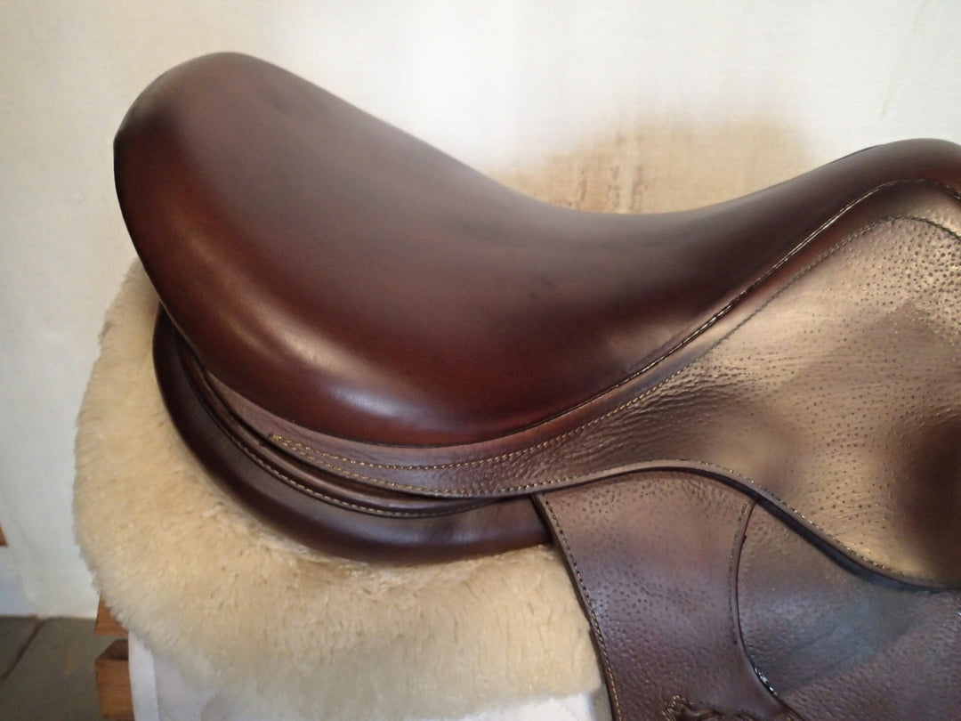 17.5" Antares Classique Saddle - 2016 - 3AB Flaps - 5" dot to dot