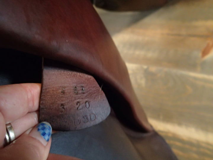 17.5" Devoucoux Biarritz Lab Saddle - 2019 - 2AA Flaps - 4.5" dot to dot