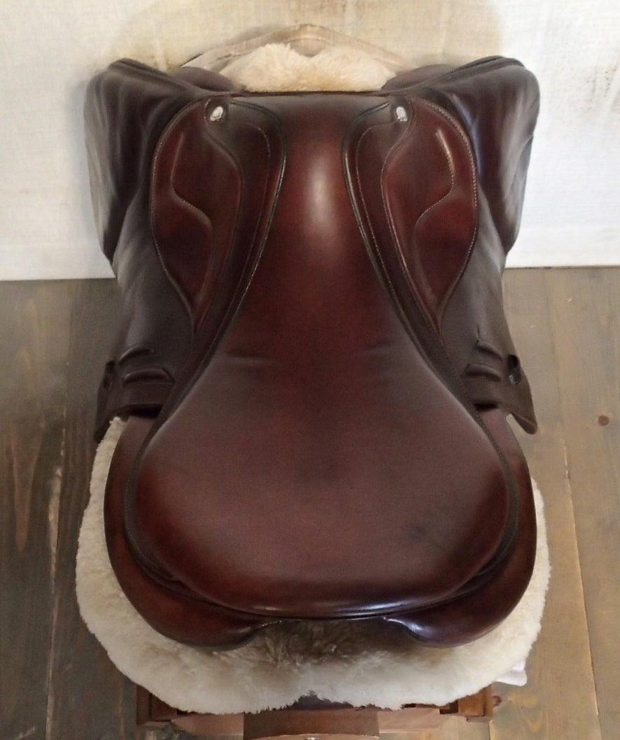 17.5" Devoucoux Biarritz Lab Saddle - 2019 - 2AA Flaps - 4.5" dot to dot