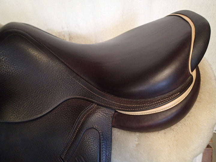 17.5" CWD Hunter 2Gs Saddle - 2020 - 2L Flaps - SE25 - Pro Panels (974)
