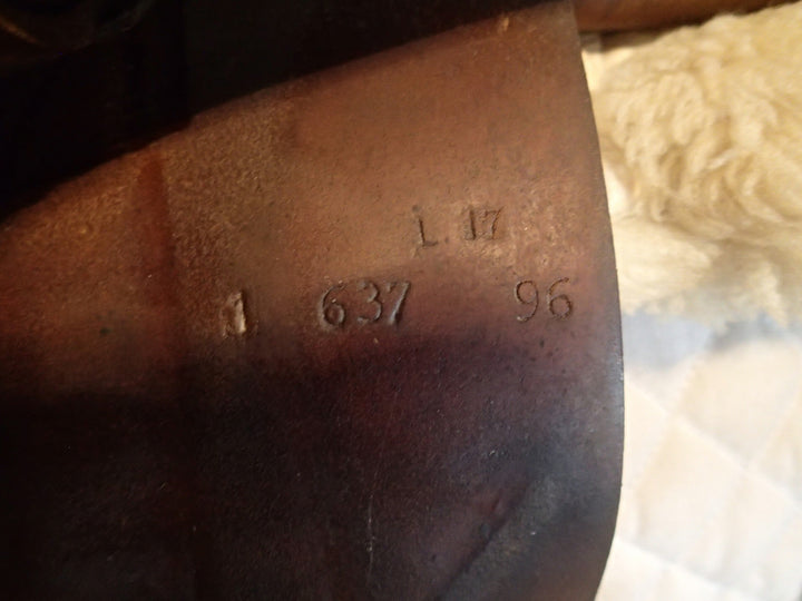 17" Butet Saddle - 1996 - L Seat - 1 Flaps - 4.25" dot to dot (975)