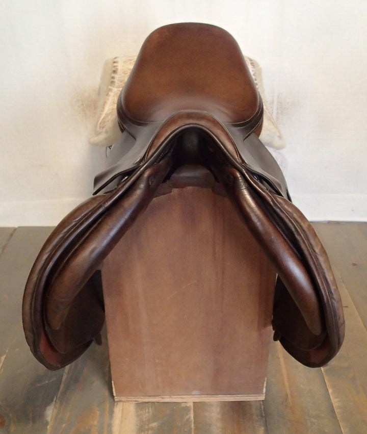 17" Butet Saddle - 1996 - L Seat - 1 Flaps - 4.25" dot to dot (975)