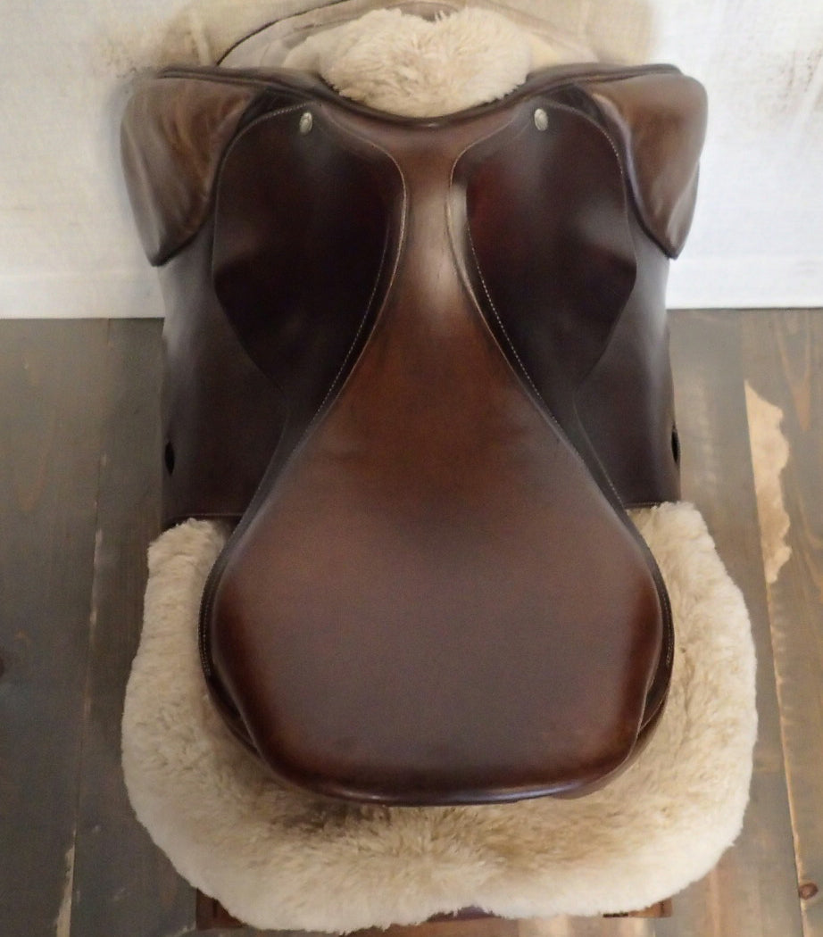 17" Butet Saddle - 1996 - L Seat - 1 Flaps - 4.25" dot to dot (975)