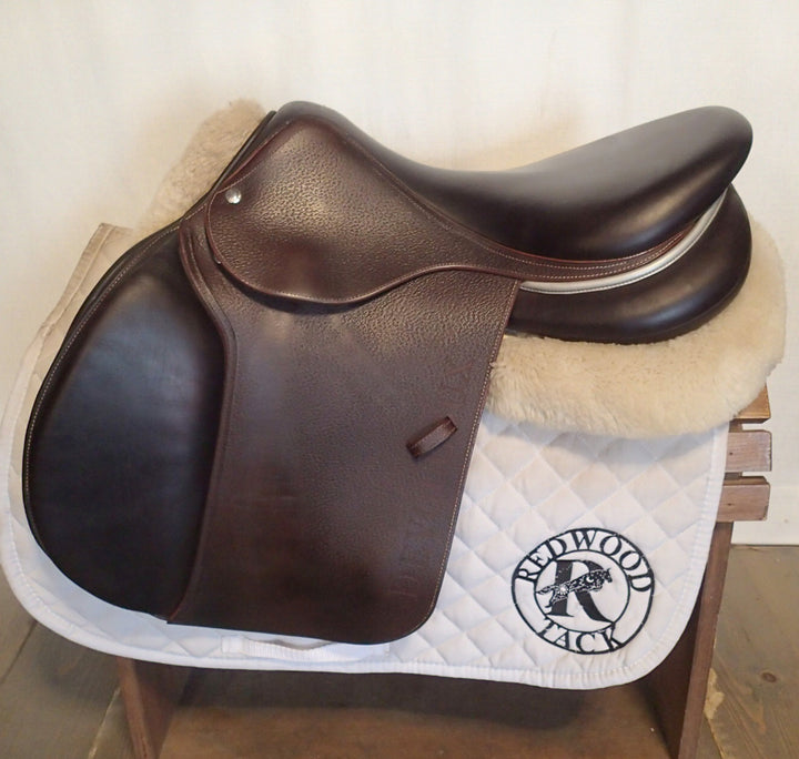 17.5" Devoucoux Biarritz S Saddle - 2022 - 3AB Flaps - 4.5" dot to dot (977)