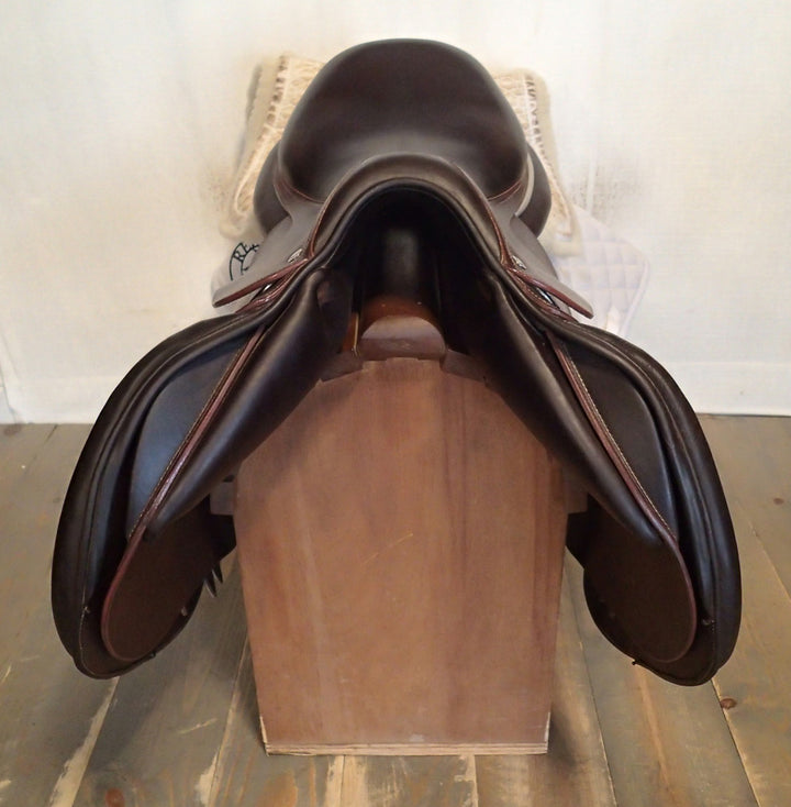 17.5" Devoucoux Biarritz S Saddle - 2022 - 3AB Flaps - 4.5" dot to dot (977)