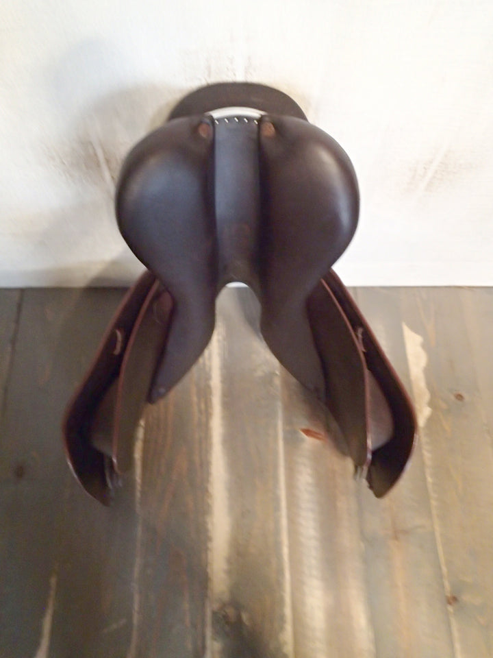 17.5" Devoucoux Biarritz S Saddle - 2022 - 3AB Flaps - 4.5" dot to dot (977)