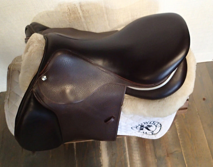 17.5" Devoucoux Biarritz S Saddle - 2022 - 3AB Flaps - 4.5" dot to dot (977)