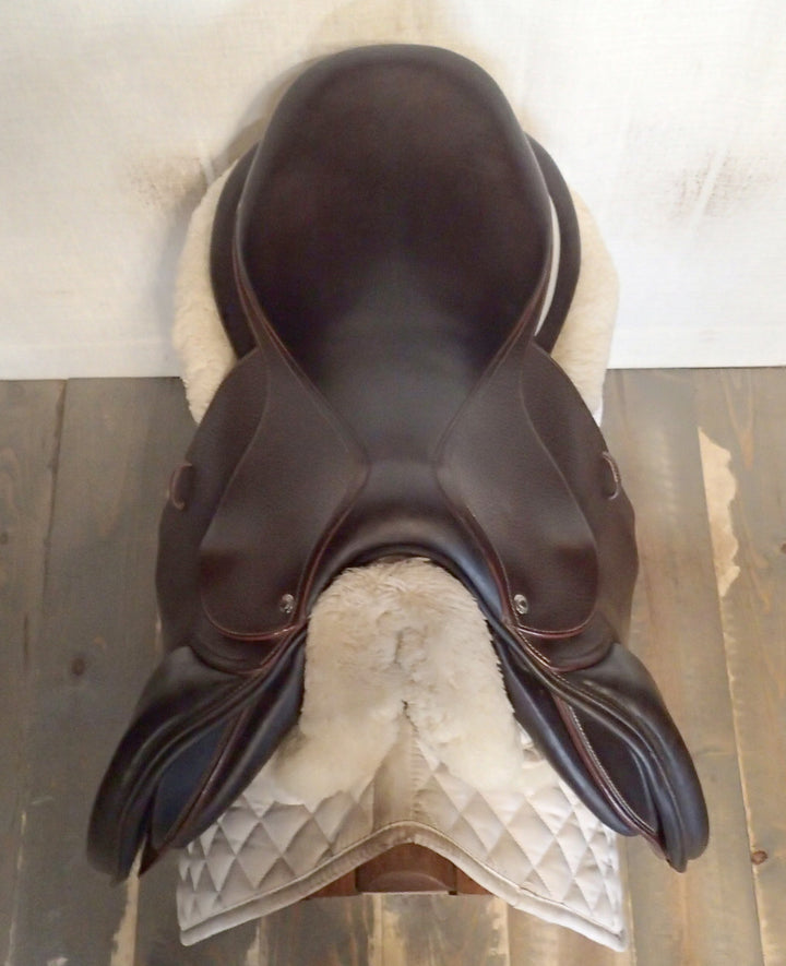 17.5" Devoucoux Biarritz S Saddle - 2022 - 3AB Flaps - 4.5" dot to dot (977)
