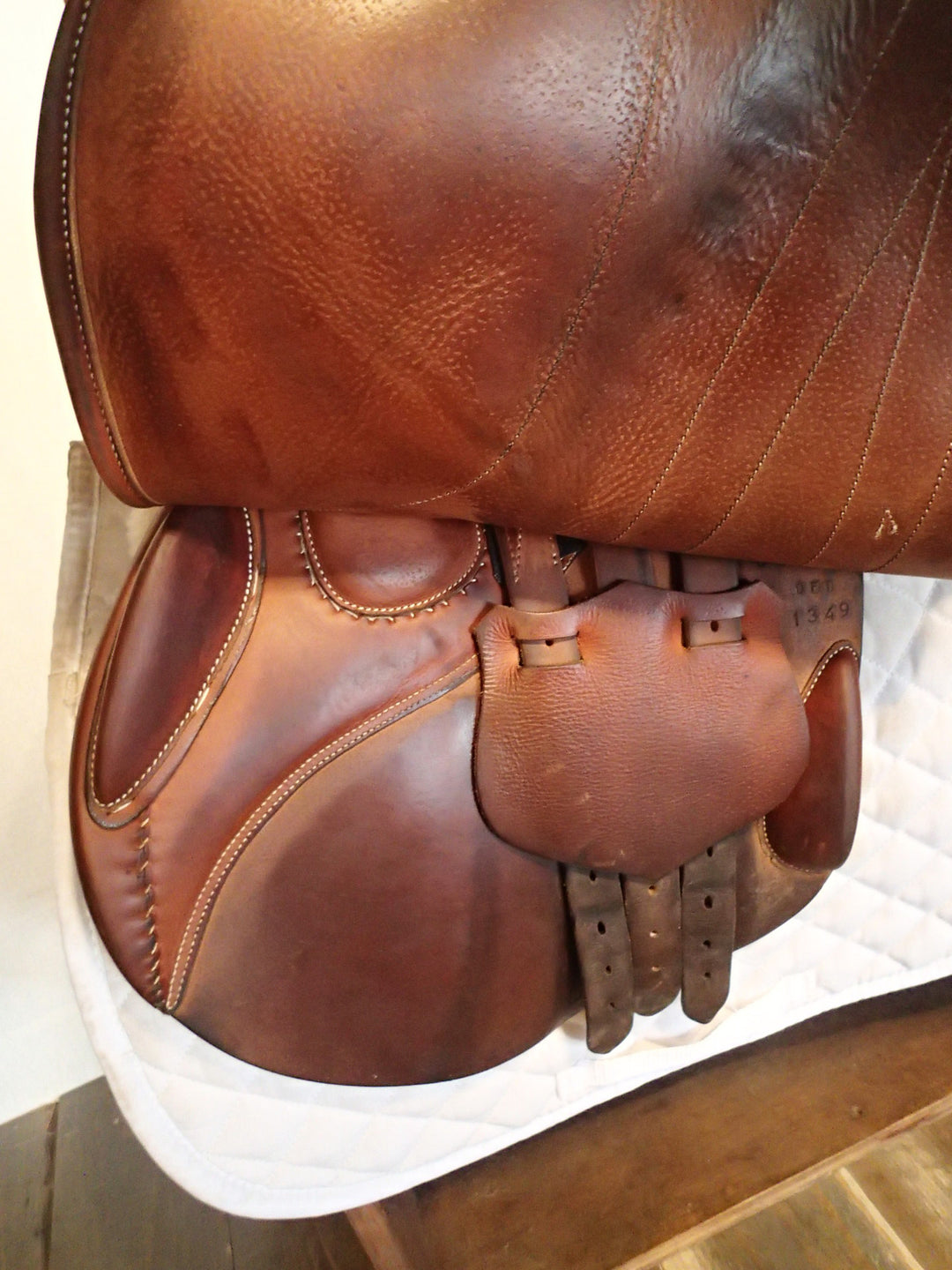 17" Butet Premium Saddle - Full Calfskin - 2017 - L Seat - 2.5 Flaps - 4.25" dot to dot (980)