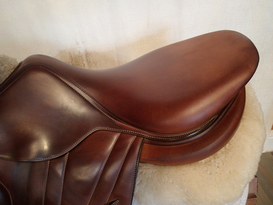 17" Butet Premium Saddle - Full Calfskin - 2017 - L Seat - 2.5 Flaps - 4.25" dot to dot (980)