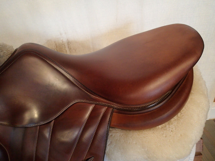 17" Butet Premium Saddle - Full Calfskin - 2017 - L Seat - 2.5 Flaps - 4.25" dot to dot (980)