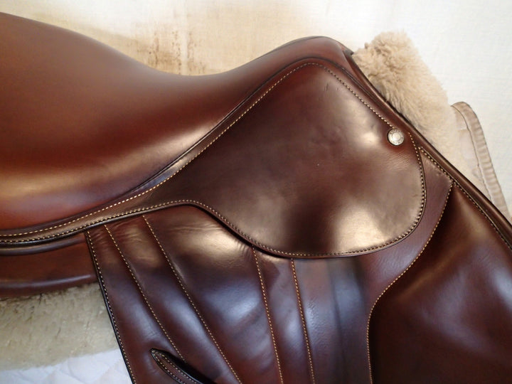 17" Butet Premium Saddle - Full Calfskin - 2017 - L Seat - 2.5 Flaps - 4.25" dot to dot (980)