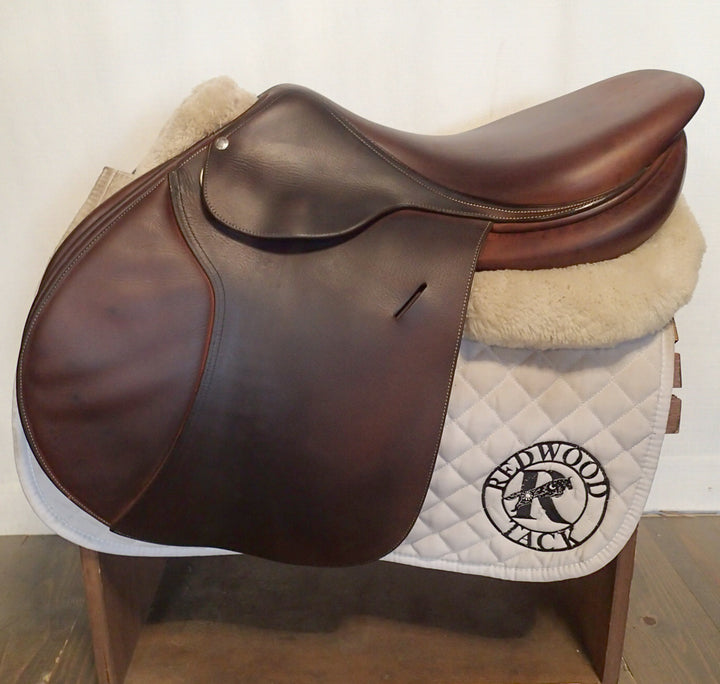 18" Butet Saddle - 2017 - P Seat - 3.25 Flaps - 4" dot to dot (982)