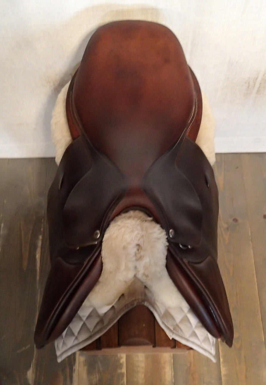 18" Butet Saddle - 2017 - P Seat - 3.25 Flaps - 4" dot to dot (982)