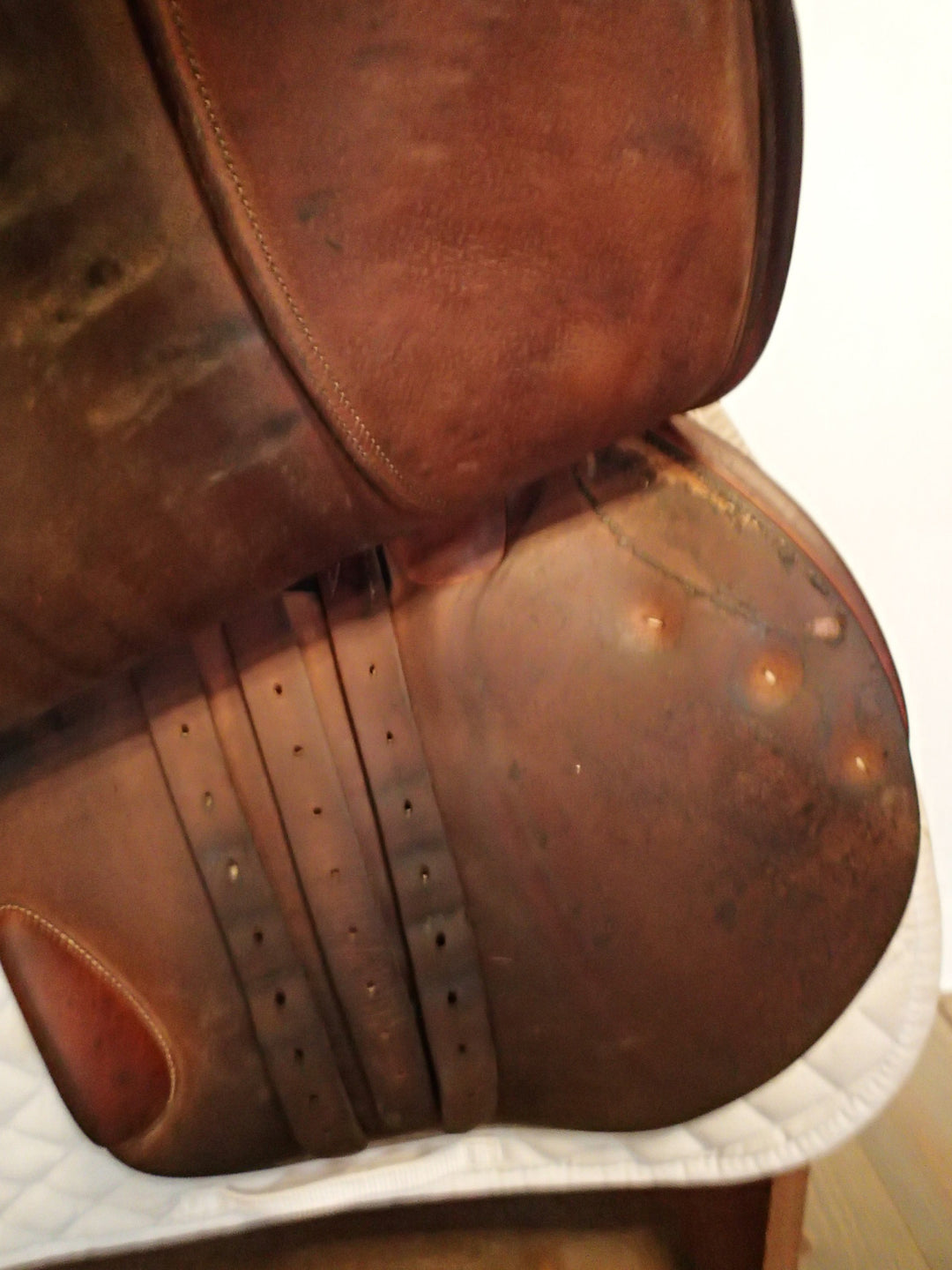 18" Butet Saddle - 2017 - P Seat - 3.25 Flaps - 4" dot to dot (982)