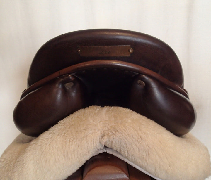 18.5 Luc Childeric Saddle - 2009 - 4.75" dot to dot (985)