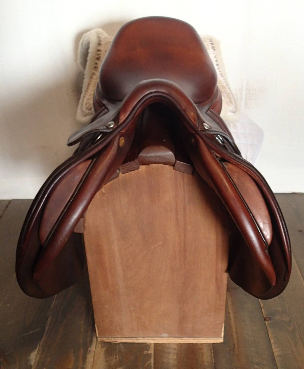 18" Butet Premium Saddle - Full Calfskin - 2015 - C Seat - 2.25 Flaps - 4.75" dot to dot (989)