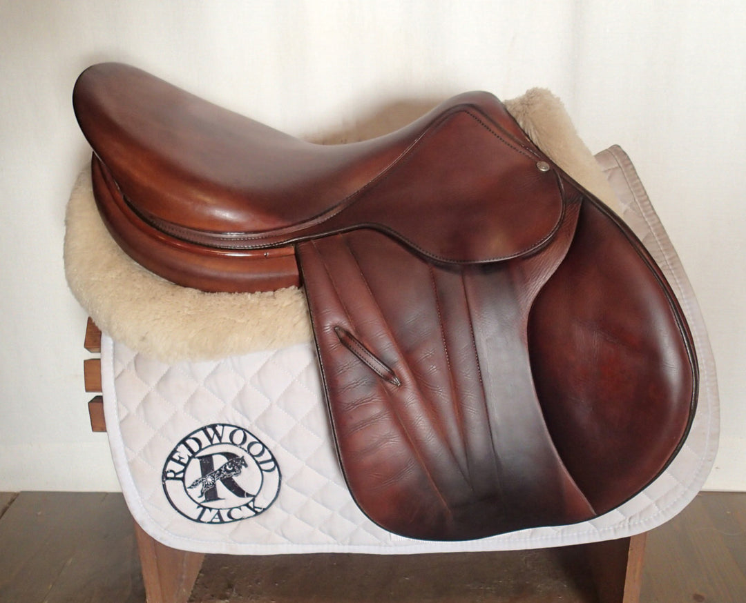 18" Butet Premium Saddle - Full Calfskin - 2015 - C Seat - 2.25 Flaps - 4.75" dot to dot (989)