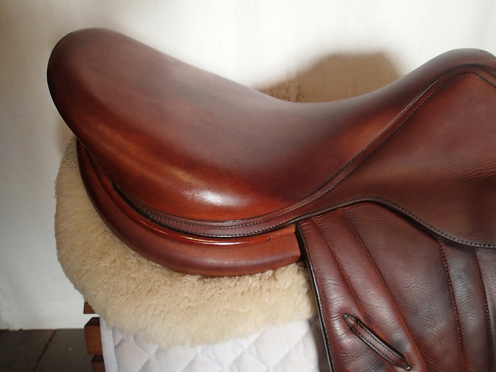 18" Butet Premium Saddle - Full Calfskin - 2015 - C Seat - 2.25 Flaps - 4.75" dot to dot (989)